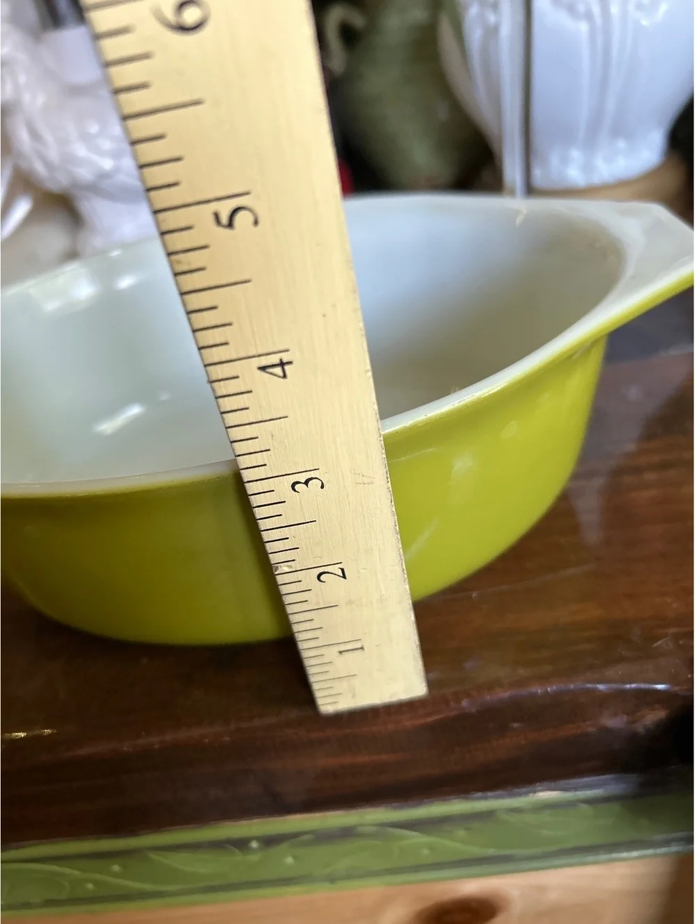 Vintage Pyrex 1.5 Quart Yellow Mixing Bowl with White Interior